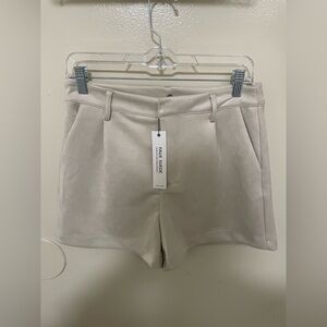 ✨NWT Women’s Love Tree Faux Suede Shorts Size M